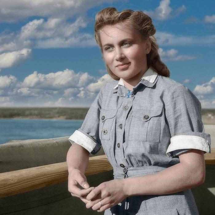 Suomen nainen &ndash; Lotta Sv&auml;rd -n&auml;yttely puolestaan kertoo naisista jotka palvelivat sotien aikana muun muassa muonitus-, l&auml;&auml;kint&auml;-, viesti- ja ilmavalvontateht&auml;viss&auml;.