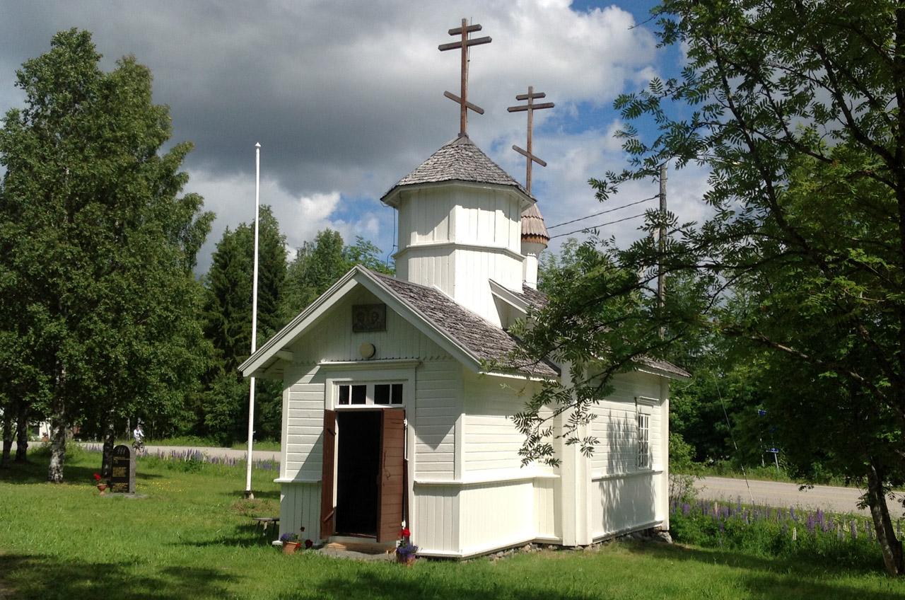 The Hattuvaara tsasouna, located in the easternmost part of Ilomantsi municipality, is the oldest village chapel in Finland representing Karelian architecture. According to local tradition, &ldquo;the tsasouna has always existed.&rdquo; According to current estimates, the chapel was built in 1792.